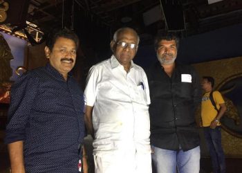 ‘தர்மபிரபு’ படப்பிடிப்பு தளத்தைப் பார்த்து பாராட்டிய இயக்குநர் மேதை எஸ்.பி.முத்துராமன்