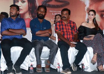 நீயா 2′ இயக்குநர் எல்.சுரேஷ் – யை புகழ்ந்து தள்ளிய இயக்குநர் வெற்றிமாறன்