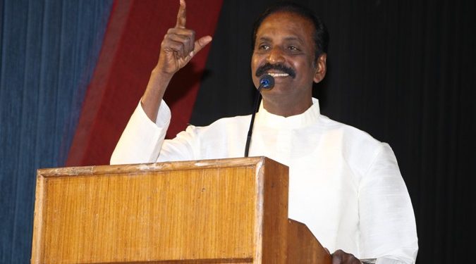 நல்ல தலைப்பு வேண்டுமென்றால் என்னிடம் வாருங்கள் – கவிப்பேரரசு வைரமுத்து பேச்சு