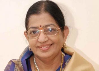 ரசிகரின் ஏற்பாட்டில் சுசீலாவிற்கு பிரம்மாண்ட பாராட்டு விழா!