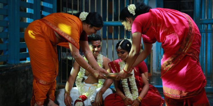 ஒரு நல்ல கதை தனக்குரிய திறமையான நடிகர் நடிகையரை தேடிக்கொள்ளும் என்கிறார் லக்ஷ்மி ராமகிருஷ்ணன்.