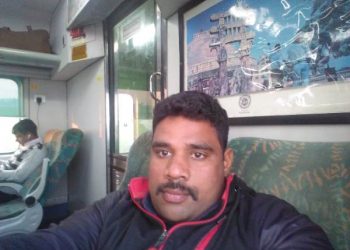 இந்திய எல்லை காக்க காஷ்மீர் செல்லும் ரசிகனை ”வெற்றியுடன் திரும்புவீர்கள் ” என உற்சாகப்படுத்திய தளபதி விஜய் !!