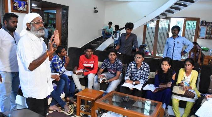 ஈரோடு செளந்தர் இயக்கத்தில் புதுமுகங்கள் நடிக்கும்”அய்யா உள்ளேன் அய்யா”