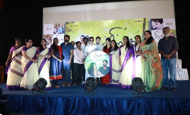 உயரப்பறக்க தயாரான சிறகு! பாராட்டு மழையில் சிறகு படப் பாடல்கள்..