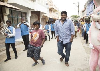 முதன் முறையாக விஜய்சேதுபதியுடன் அவரது  மகன் சூர்யாஇணைந்து நடித்துள்ள “சிந்துபாத்“