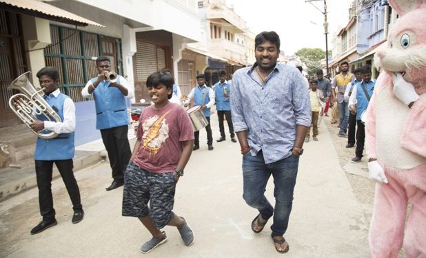 முதன் முறையாக விஜய்சேதுபதியுடன் அவரது  மகன் சூர்யாஇணைந்து நடித்துள்ள “சிந்துபாத்“