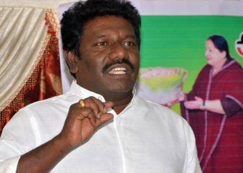இராசராசச்சோழன்  வரலாறு  தெரியாமல்  கொக்கரிக்கும்இயக்குநர் பா. ரஞ்சித்; எம்.எல்.ஏ. கருணாஸ் பதிலடி!