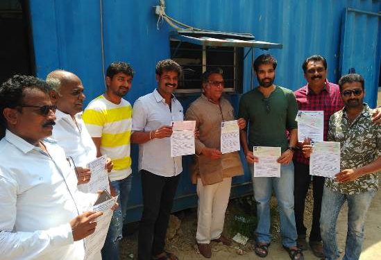 நடிகர் சங்க தேர்தலில் தலைவர் பதவிக்கு போட்டியிடும் நாசருக்கு முன்மொழிந்து வாழ்த்தினார் கமல்ஹாசன்.