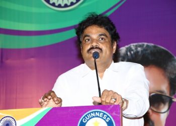 நரைமுடியை தொடர்ந்து குறட்டை விடும் பிரச்சனைக்கும் புதிய மருந்து கண்டுபிடித்த நடிகர் ஆர்கே