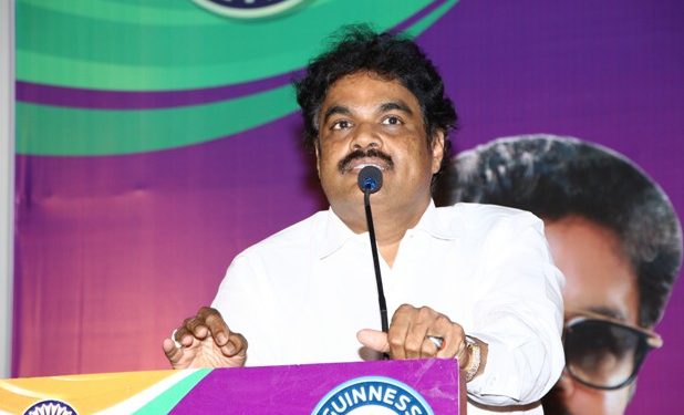 நரைமுடியை தொடர்ந்து குறட்டை விடும் பிரச்சனைக்கும் புதிய மருந்து கண்டுபிடித்த நடிகர் ஆர்கே