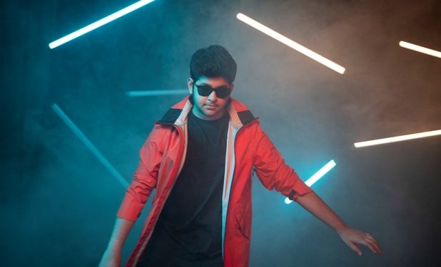 ஆர்வமாக எதிர்பார்க்கப்பட்ட தனது இசை பயணத்தை தன் தந்தை ஏ ஆர் ரஹ்மான் உடன் தொடங்கினார் ஏ ஆர் அமீன்