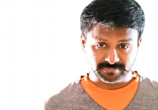 இயக்கதிலும் நடிப்பிலும் சிகரத்தை தொடும்  கௌரவ் நாராயணன்