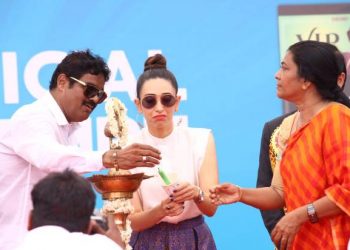 கின்னஸ் சாதனை நிகழ்த்தி விஐபி ஹேர் கலர் ஷாம்பூவின் தரத்தை நிரூபித்த நடிகர் ஆர்கே