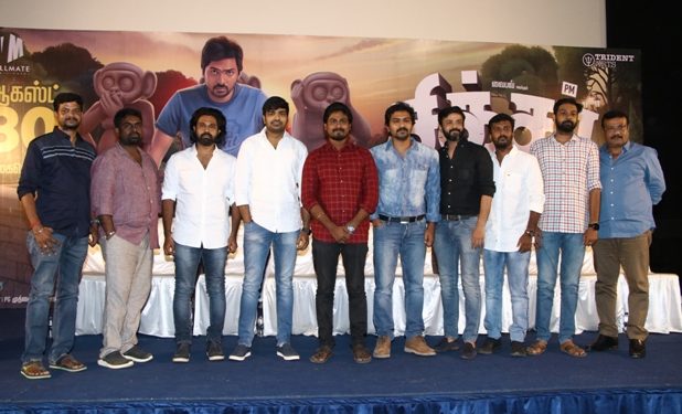 வால்மேட் எண்டர்டெயிண்மெண்ட் சார்பில் தினேஷ் கண்ணன் மற்றும் K.ஶ்ரீதர் தயாரித்திருக்கும் திரைப்படம் “சிக்ஸர்”.