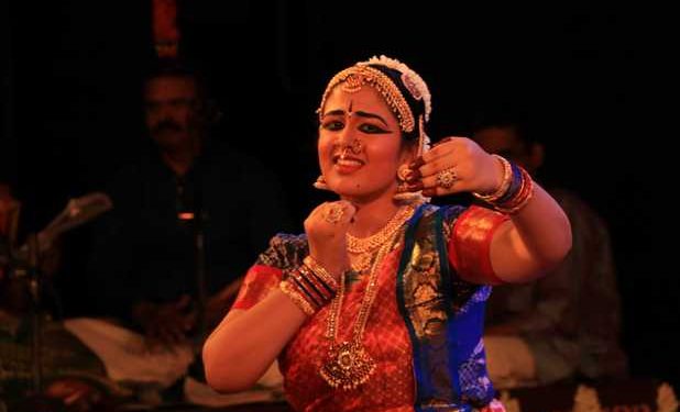 சென்னை கிருஷ்ணா கான சபாவில் செல்வி அக்ஷயா ராஜேஸ்வரியின் பரதநாட்டிய அரங்கேற்றம் !!