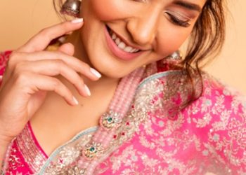 Actress Raashi Khanna Exclusive Gallery