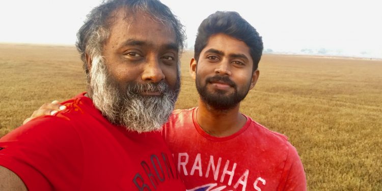 ஓவியம் மட்டுமல்ல மிரட்டுவதிலும் நான் கில்லாடி என்று நிரூபித்திருக்கிறார் ஓவியர் ஏ.பி.ஸ்ரீதர்