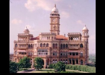 ஆர்யா- சுந்தர்.சி நடிப்பில் ”அரண்மனை3” ராஜ்கோட்டில் படப்பிடிப்பு ஆரம்பமானது.