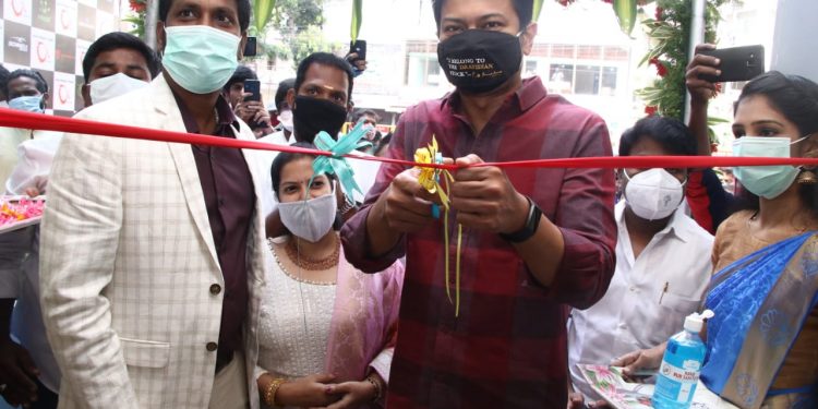 சென்னை அண்ணாநகர் சைக்கிள்ஸின் 6 வது கிளையை திறந்து வைத்தார் நடிகர் உதயநிதி ஸ்டாலின் !!