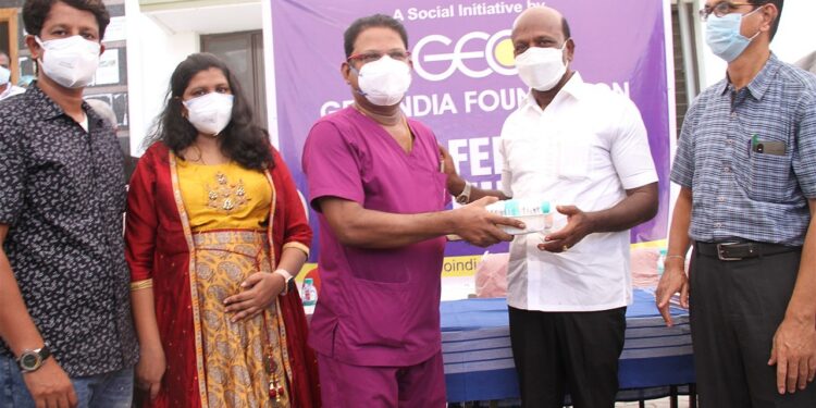 சென்னை கிங்ஸ் மருத்துவமனையில் பணிபுரியும் 500 முன்களப் பணியாளர்களுக்கு ஜியோ இந்தியா அறக்கட்டளை வழங்கிய மதிய மற்றும் இரவு உணவை சுகாதாரத்துறை அமைச்சர் மா.சுப்பிரமணியன் தொடங்கி வைத்தார்.