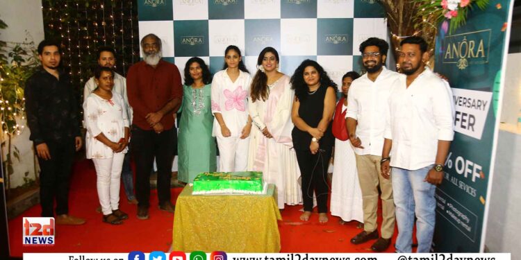 ஒரே நாளில் இரண்டு விழா  கொண்டாடிய இனியா